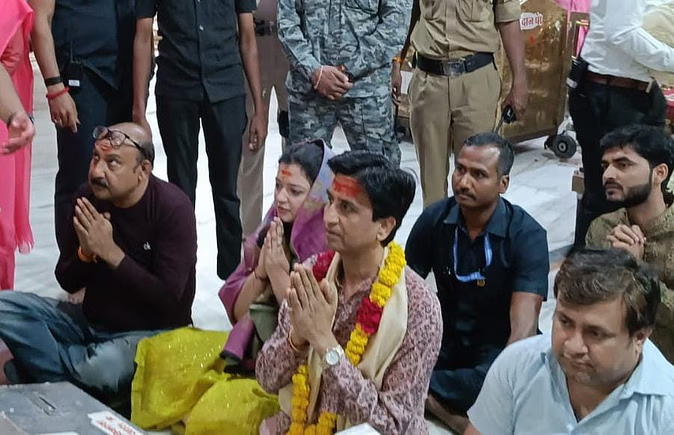 बिटिया की शादी के बाद बाबा महाकाल को धन्यवाद कहने उज्जैन पहुंचे कवि कुमार विश्वास